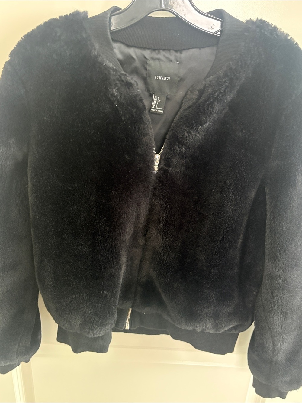 Forever 21 Black Faux Fur Teddy Bomber Jacket
Used condition.
